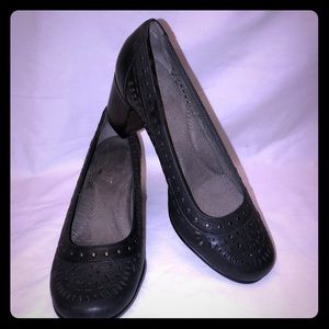 Aerosoles Heelrest Shine Brite heel. Size 6M